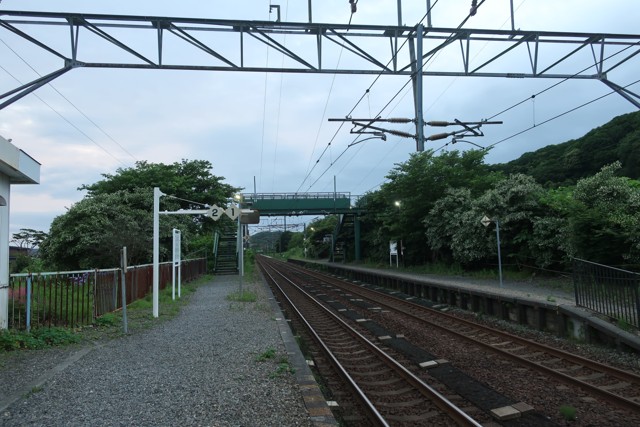 虎杖浜駅 ホーム