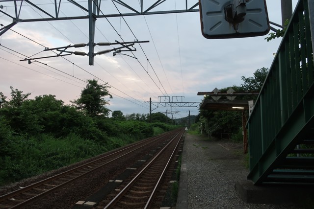 虎杖浜駅 ホーム