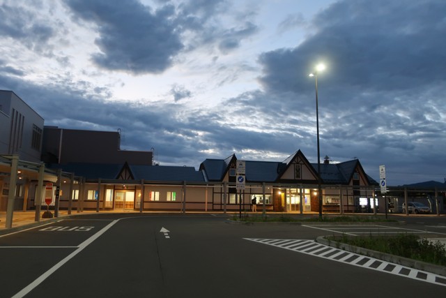 白老駅 駅前