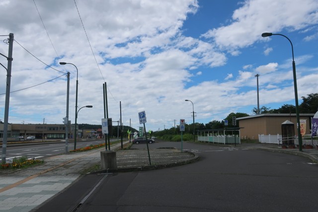 早来駅 駅前