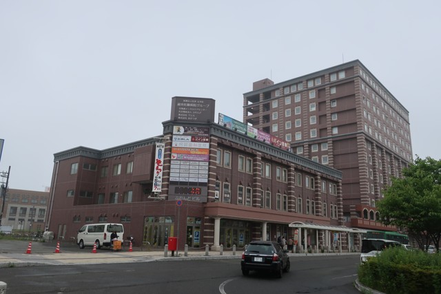 苫小牧駅 駅前