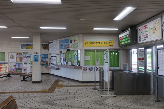 追分駅 改札口