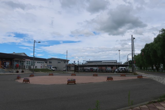 追分駅 駅前