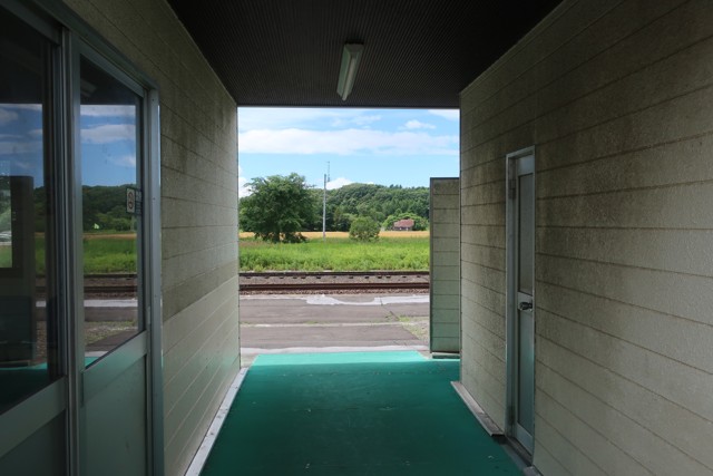 安平駅 駅舎