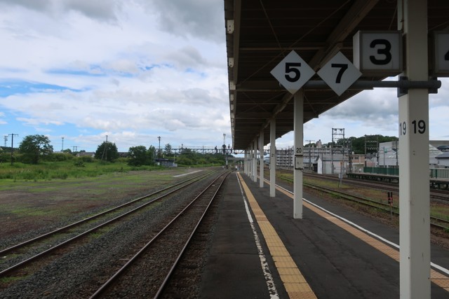 追分駅 ホーム