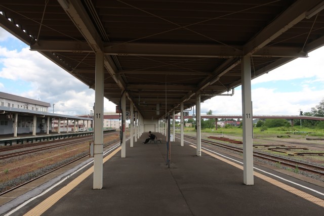 追分駅 ホーム