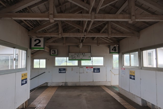 追分駅 ホーム