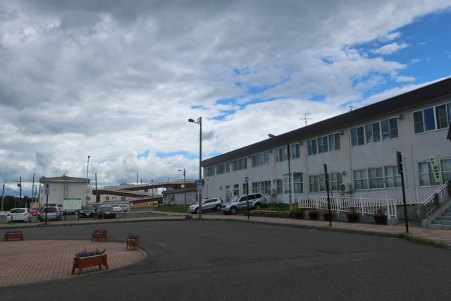 追分駅 駅前