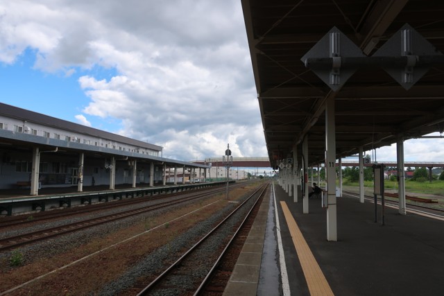追分駅 ホーム