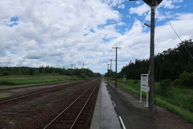 安平駅 ホーム
