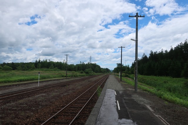 安平駅 ホーム