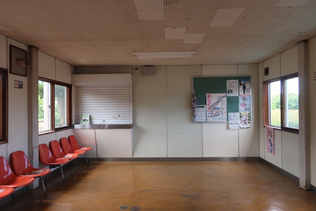 三川駅 改札口