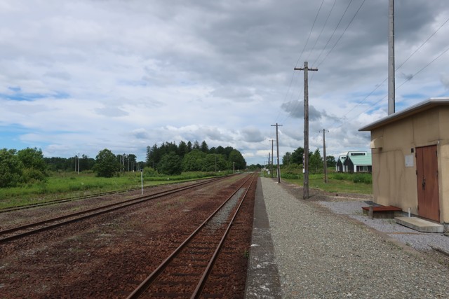安平駅 ホーム