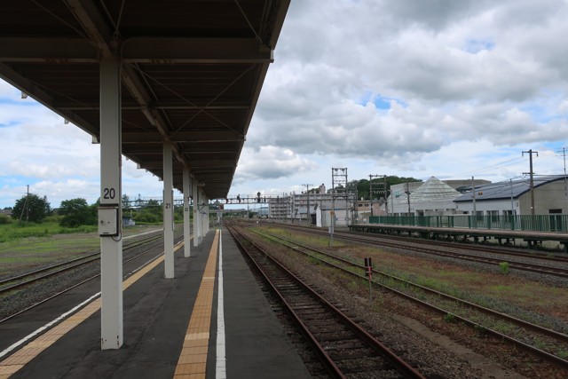 追分駅 ホーム