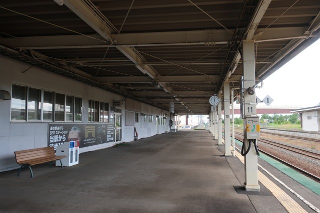 追分駅 ホーム